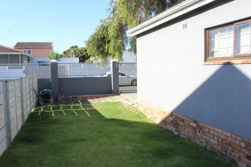 To Let 1 Bedroom Property for Rent in Churchill Estate Western Cape